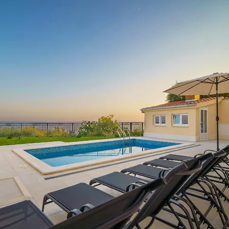 Apartamento Stunning In *